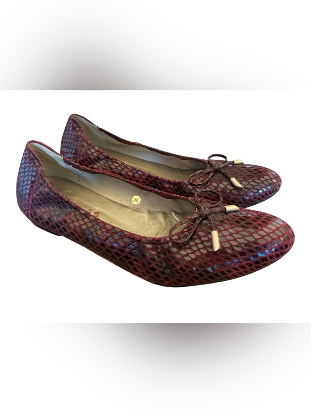 Sabrina’s Red Leather Snakeskin Pattern Bow Detail Slip On Flats women’s 39/US 8
